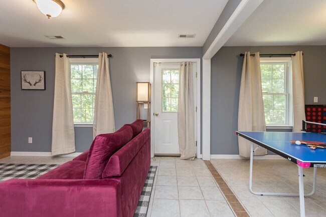 Building Photo - 3 Bedroom Home in Massanutten!!!