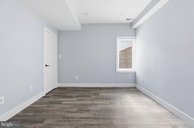 Building Photo - 2602 4th St NE