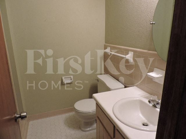 Building Photo - 5206 Downs Dr