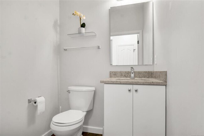 Building Photo - 717 Lantern Pl