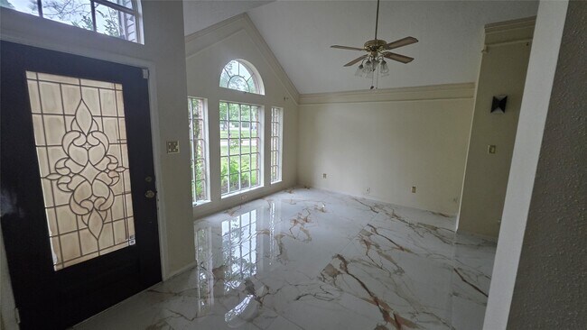 Building Photo - 15207 Pebble Lake Dr