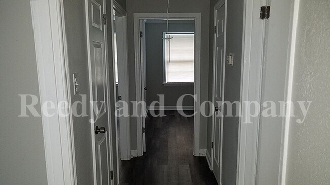 Building Photo - 893 Linwood Rd