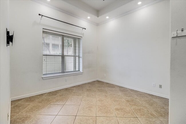 Building Photo - 14910 Leeward Dr