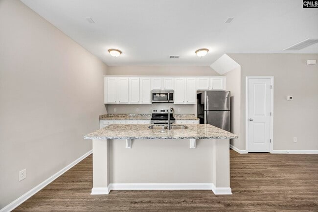 Building Photo - 135 Hunters Grove Dr