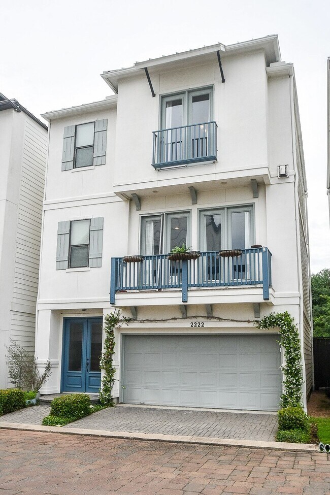 Building Photo - 2222 Hilshire Lake Dr