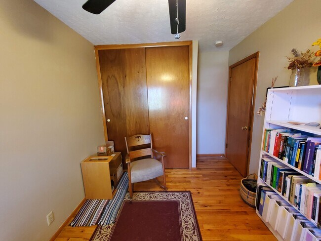 Building Photo - 3222 Cardinal Dr