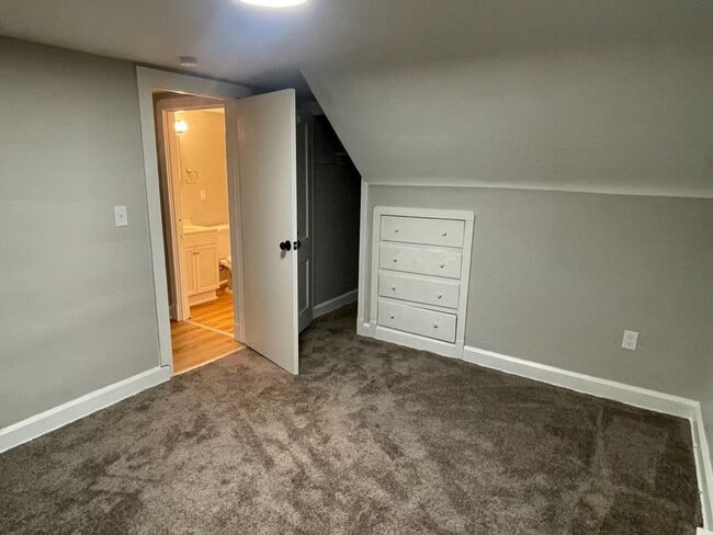 Building Photo - 1462 E 175th St