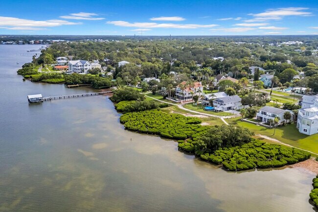 Building Photo - 555 S Gulf Dr