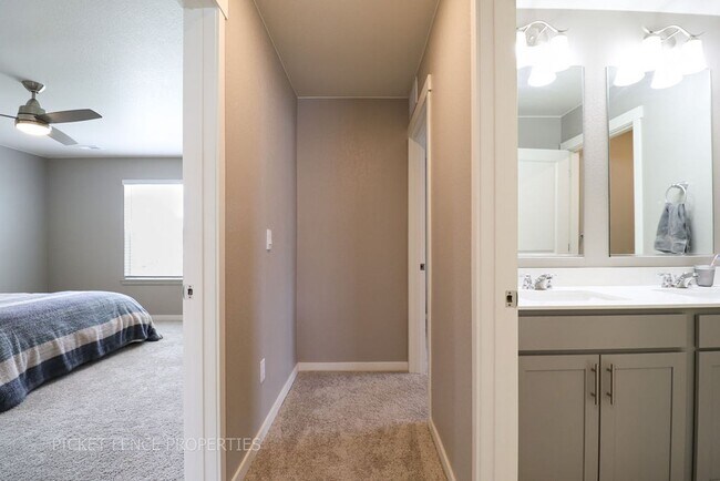 Building Photo - Beautiful New Home in West Greeley!