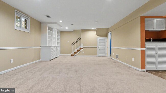 Building Photo - 6770 Baron Rd