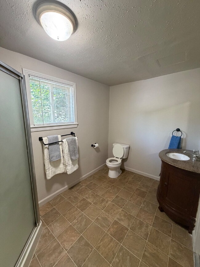 Building Photo - 2650 1/2 3rd Ave – Back unit-ADU | Merced, CA