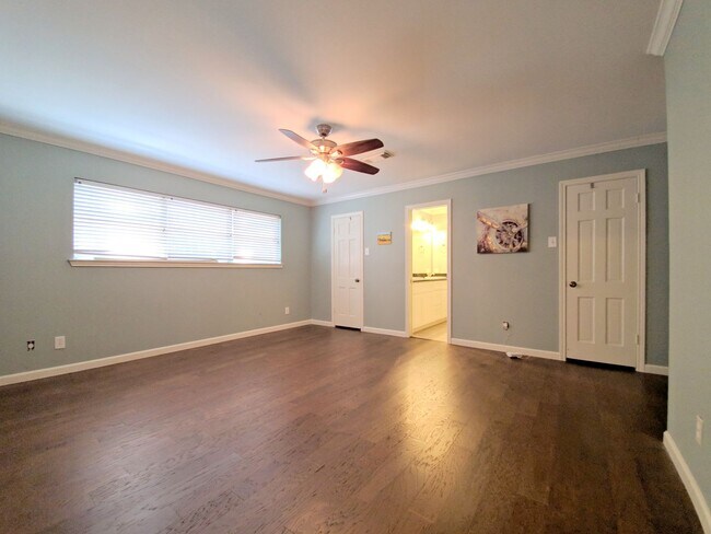 Building Photo - 139 Haversham Dr