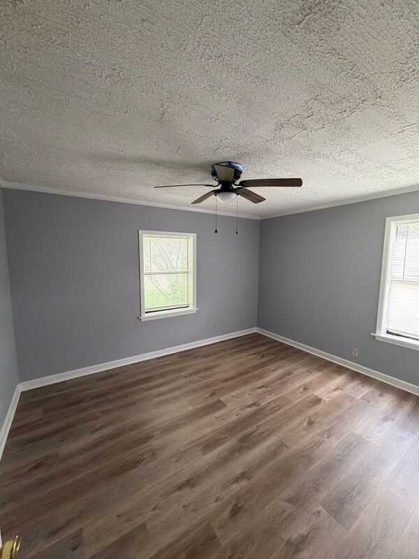 Building Photo - 1033 Dorgan St