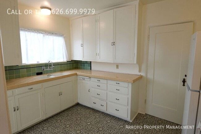 Building Photo - 3216 Brandon St