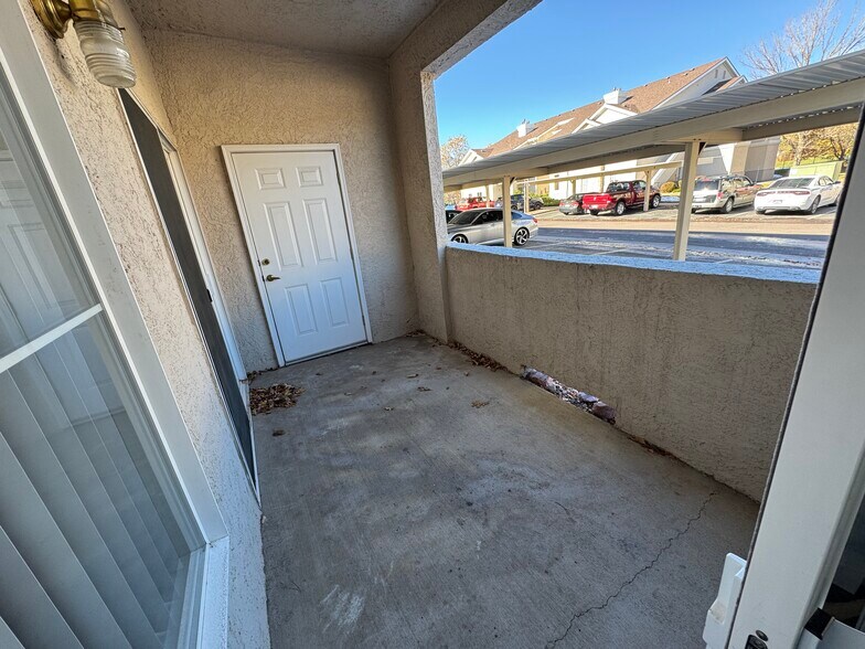 Building Photo - 3875 Strawberry Field Grv