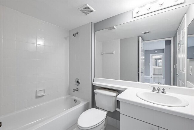 Building Photo - 2600 S University Dr