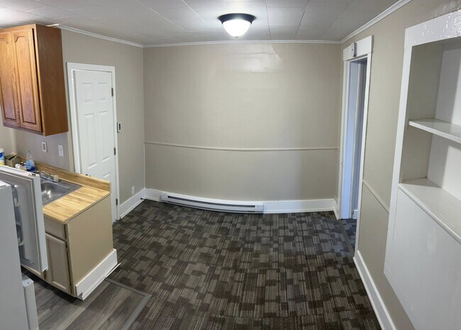 Building Photo - 62 W Market St