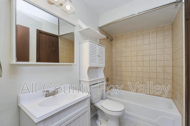 Building Photo - 2064 N Ginger Creek Dr