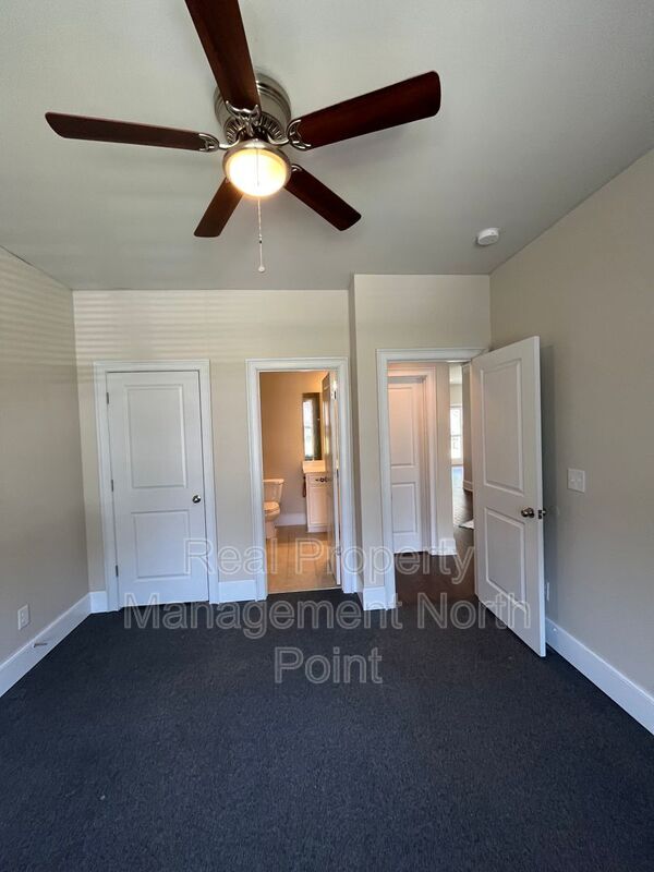 Building Photo - 184 Gray Trl