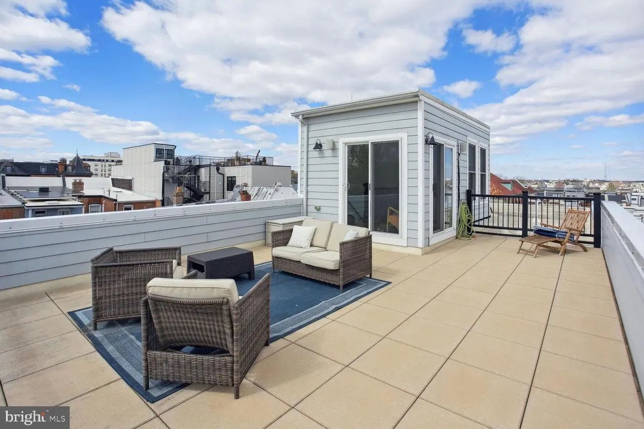 Building Photo - 1230 Fairmont St NW