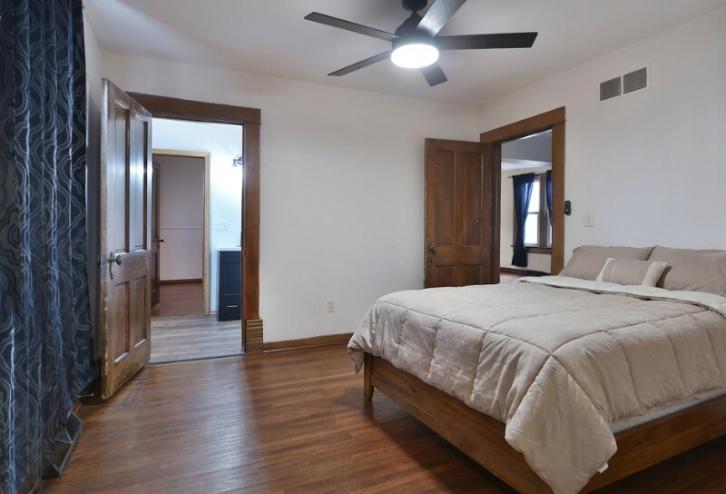 Building Photo - 213 Iowa St