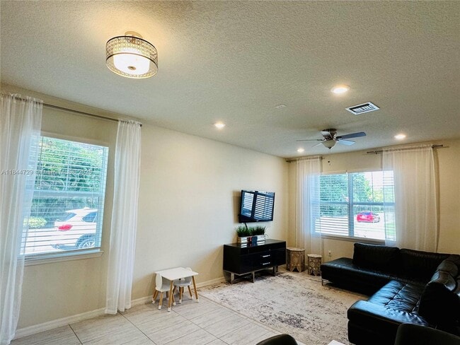 Building Photo - 4950 Eucalyptus Dr