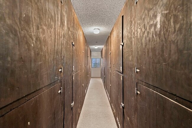 Building Photo - 147 Sylvan St