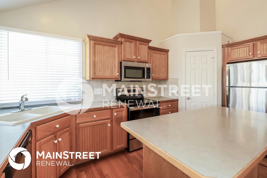 Building Photo - 2304 Sumter Ct