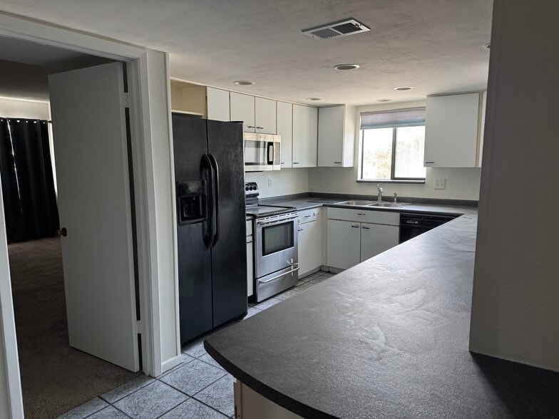 Building Photo - 121 Avenida 23