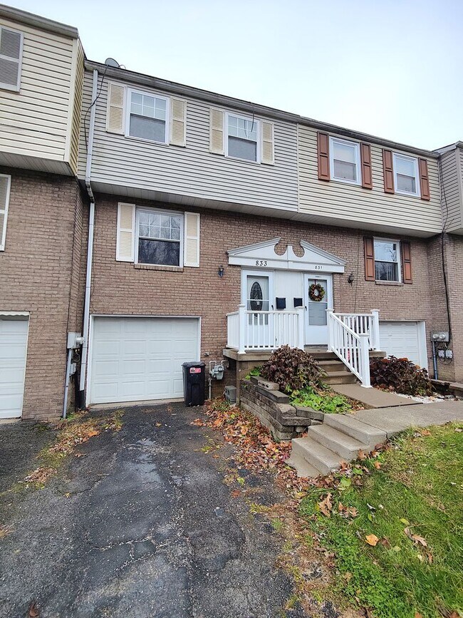 Primary Photo - *Well-Maintained 3BD/1.5BA Townhouse Available in West Mifflin*