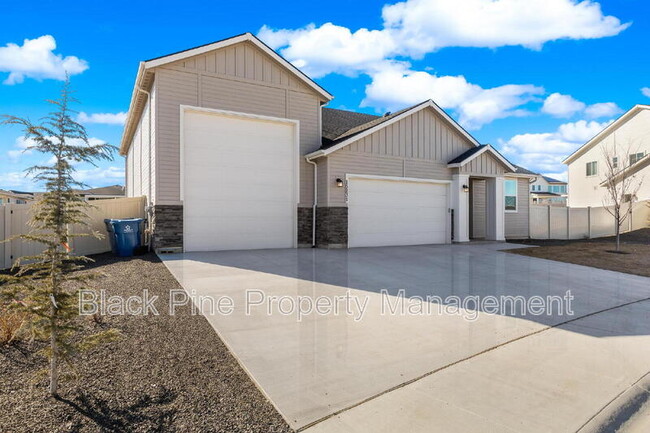 Building Photo - 15231 Cumulus Way