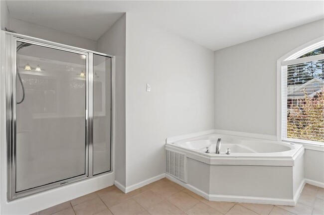 Building Photo - 2067 Peach Shoals Cir