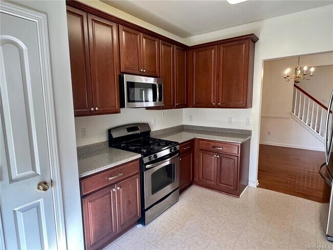 Building Photo - 24 Cobblestone Ln