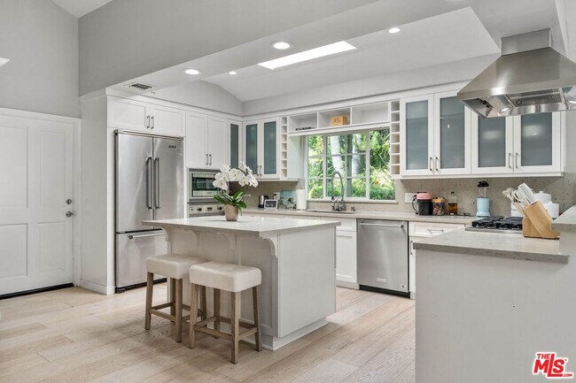 Building Photo - 3614 Malibu Country Dr