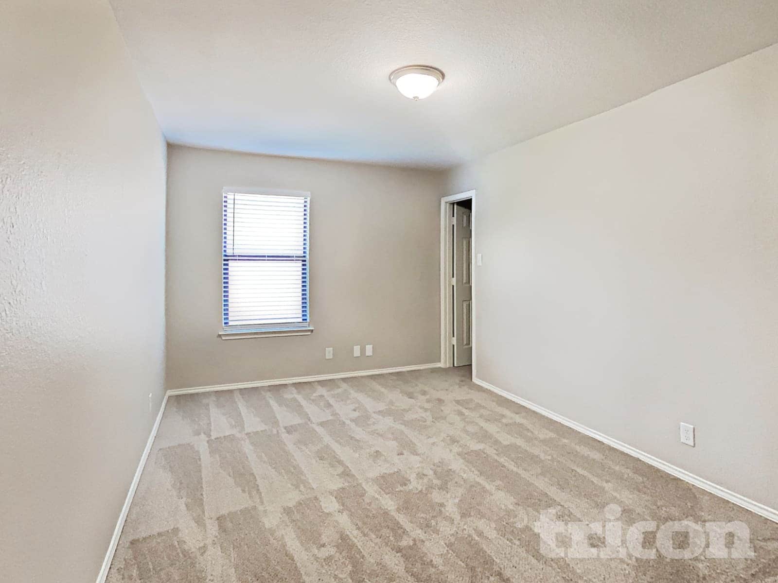 Building Photo - 320 Apricot Dr