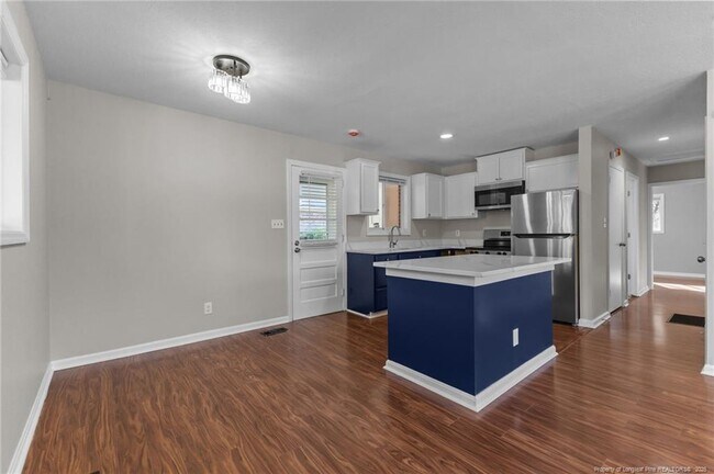 Building Photo - 1913 Corrinna St