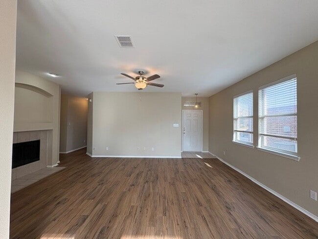 Building Photo - Charming 3-Bedroom Home with Open Floor Plan & Great Community Amenities!