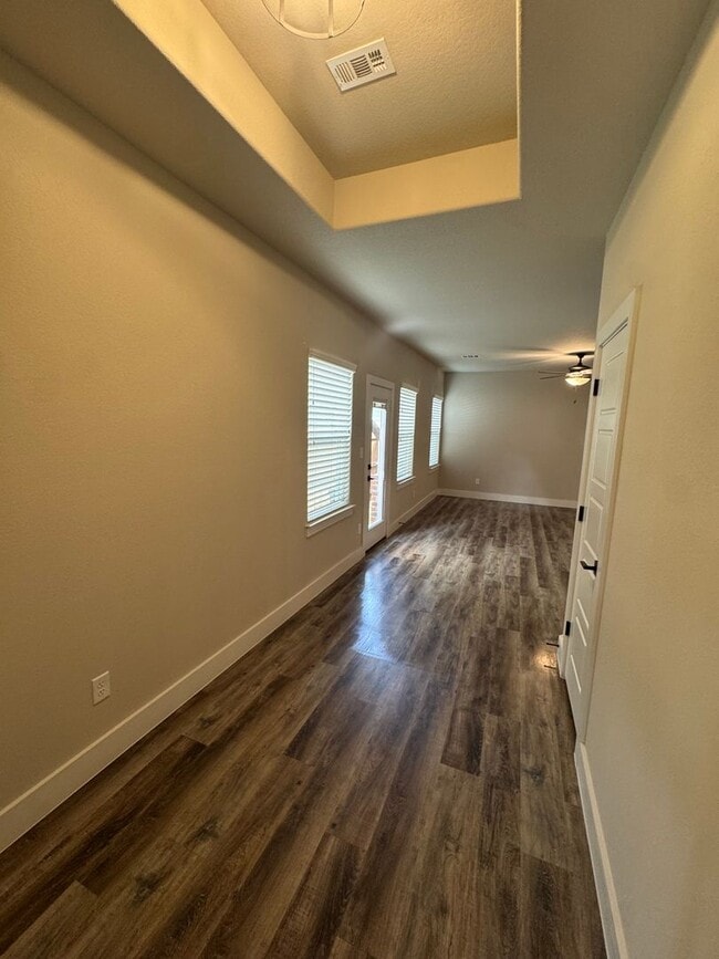 Building Photo - 3/2/2 - GREAT NEIGHBORHOOD - GODLEY ISD