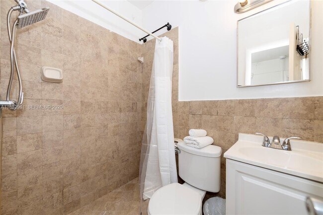 Building Photo - 709 NE 2nd Ct