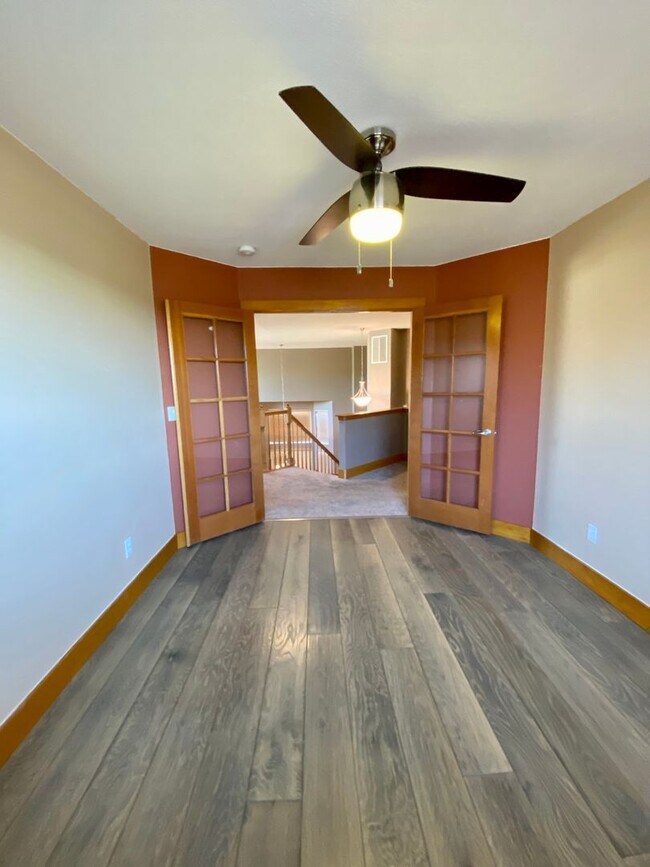 Building Photo - Immaculate 4 bed 3.5 Bath with Mountain Views and Unique Amenities!  Pet Friendly! Desirable 80922!