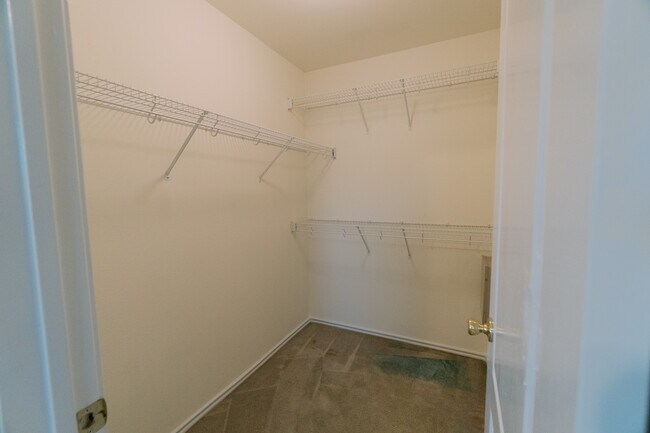 Building Photo - 10610 Tiger Way