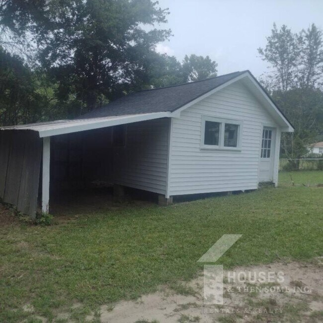 Building Photo - 130 Ellison St