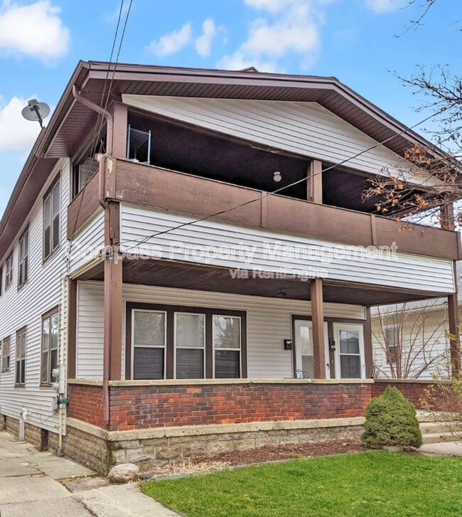 Primary Photo - 705 Knapp St NE