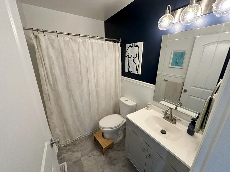 2nd Bathroom - 3745 Morton Dr