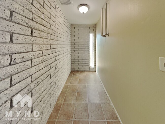 Building Photo - 18230 North 42nd Pl