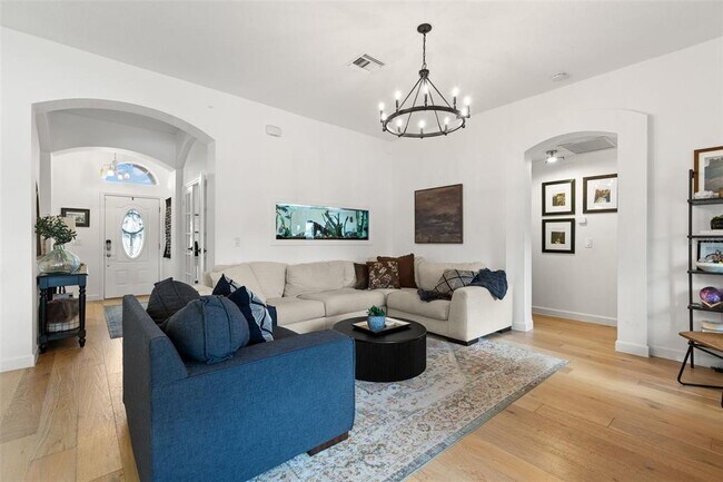 Building Photo - 870 Bayou View Dr