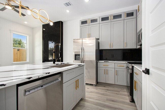 Building Photo - 3652 Seabrook St