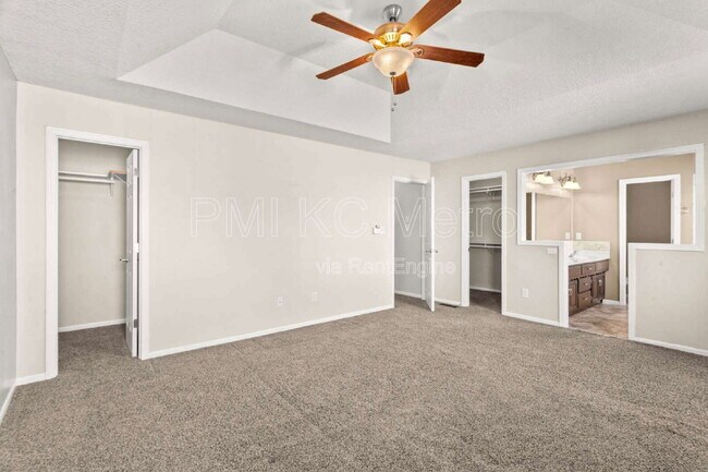 Building Photo - 824 SE 11 Terrace