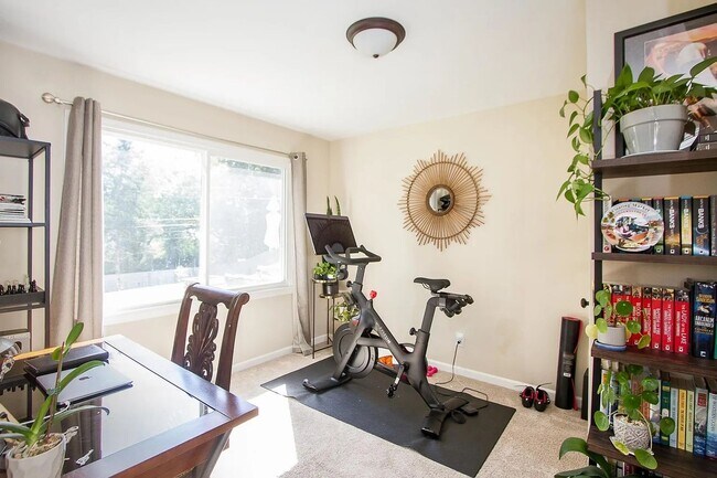 Building Photo - Gorgeous 3 Bedroom 2 Bathroom in Prairie V...