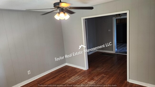 Building Photo - 205 Button Ave